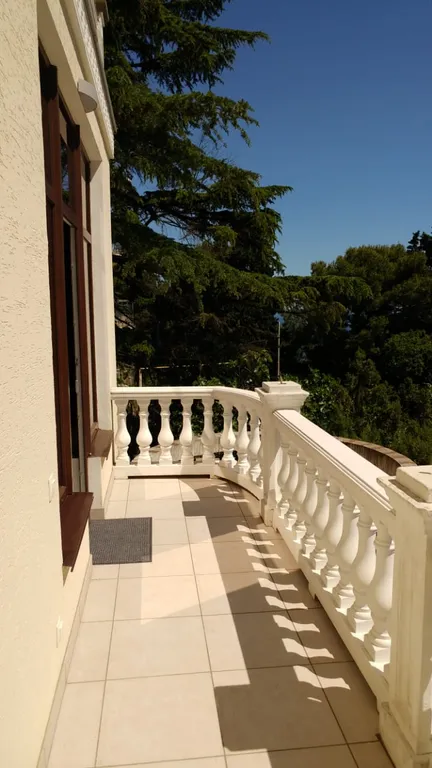 Шикарные апартаменты с видом на море и на Ай Петри