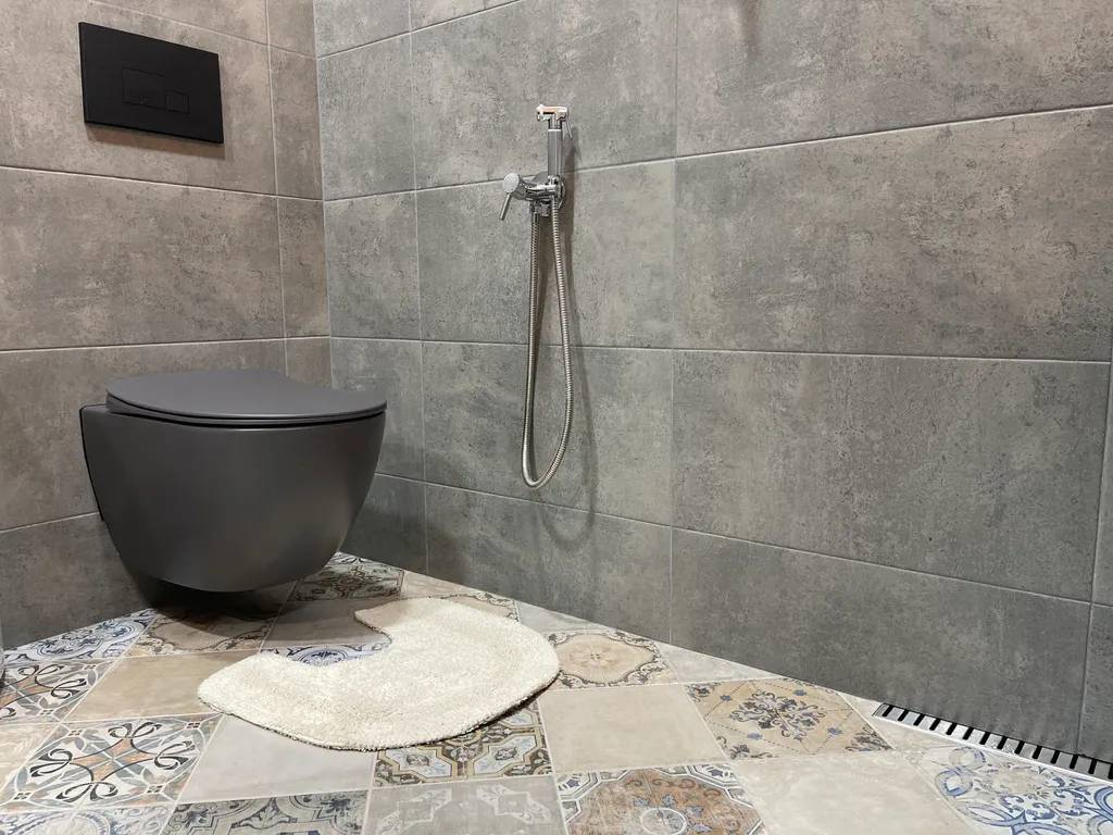 Stylish apartment with mountain and metro views