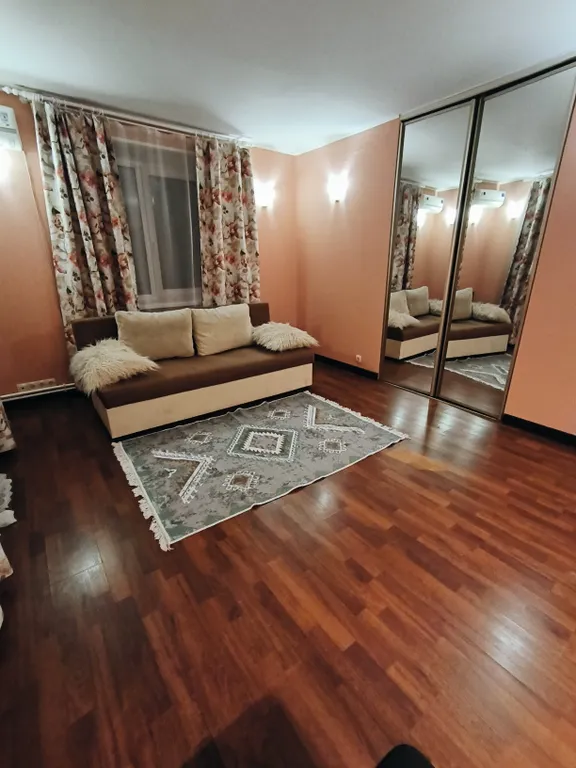 Большая трёхкомнатная квартира