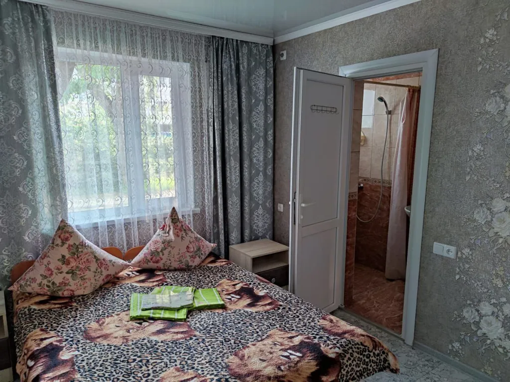 Уютный коттедж с просторной террасой — аренда посуточно в Морское