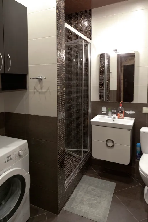 Фиола у озера