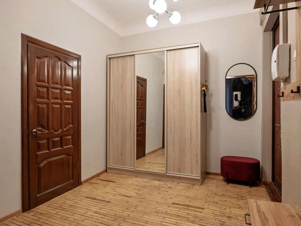 Четверка на Патриках в вишнёвых тонах