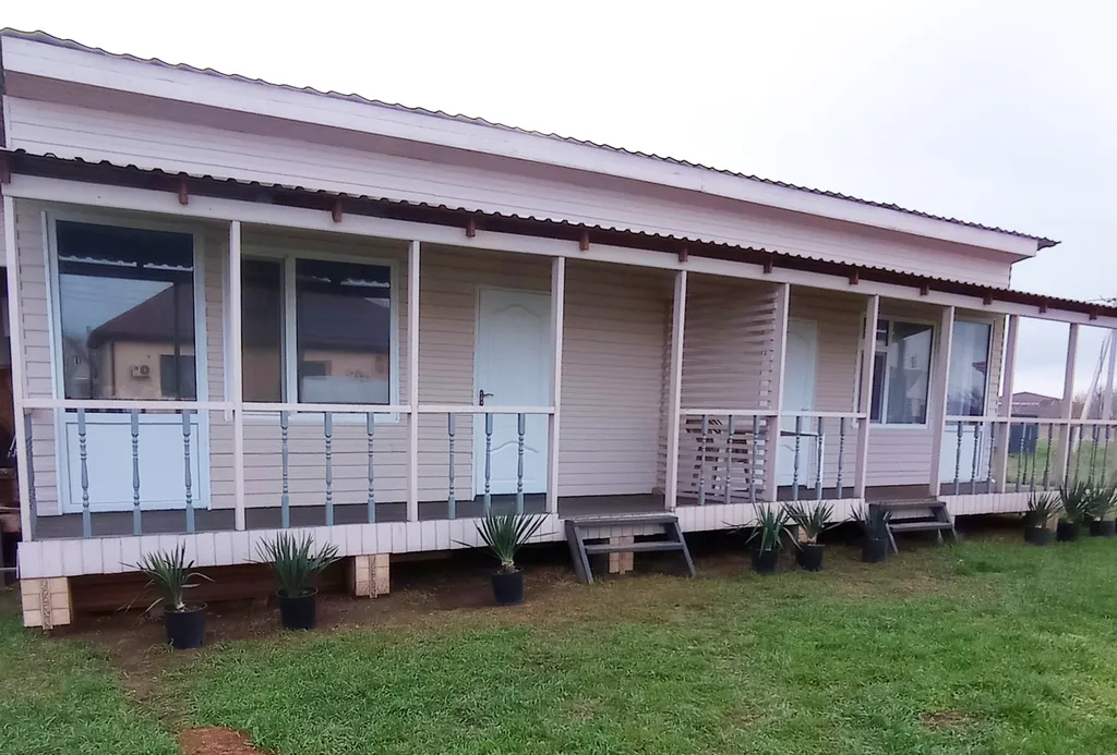 Коттедж Комфортный гостевой домик для тихого спокойного отдыха у моря — Кучугуры