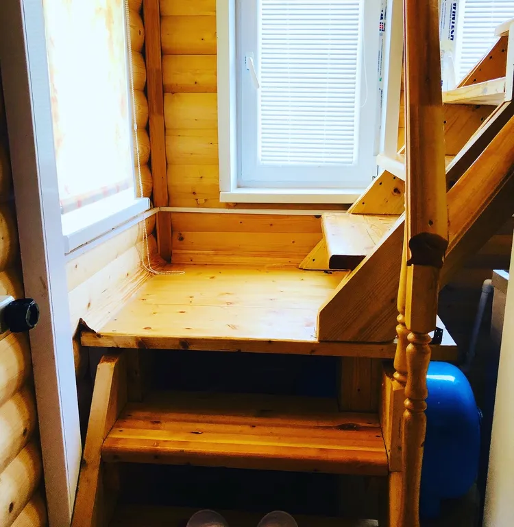 Домик в лесу с баней