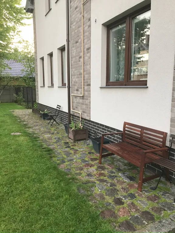 Двухуровневая квартира с 3 спальнями в частном доме