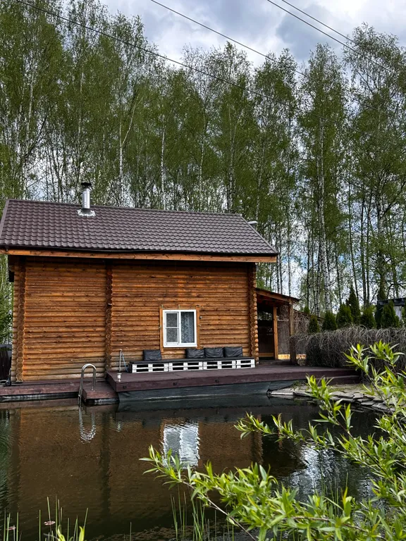 Коттедж Дом на берегу пруда — Бор