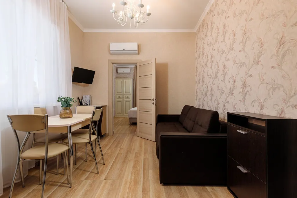 Квартира Апартаменты с балконом и видом на аллею — Адлер