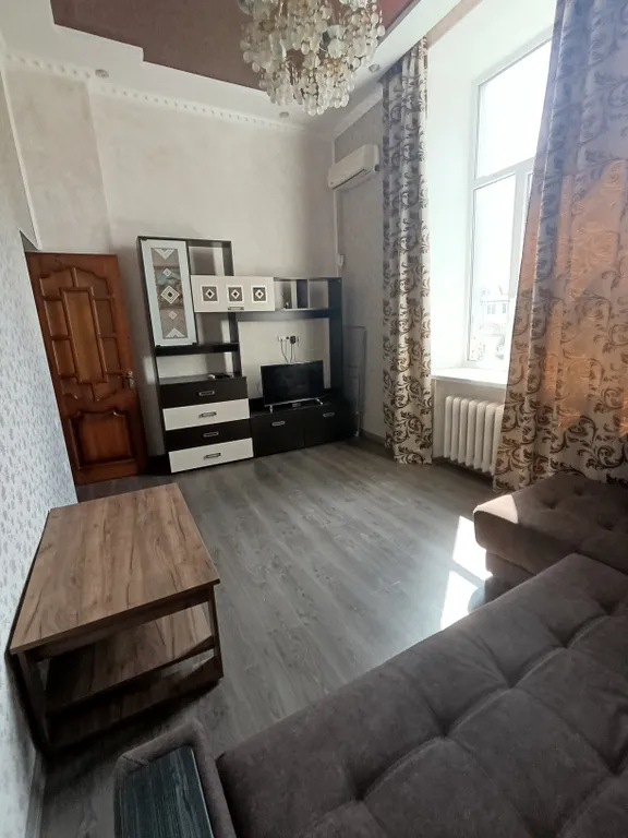 Квартира 3-комнатная Квартира — Евпатория