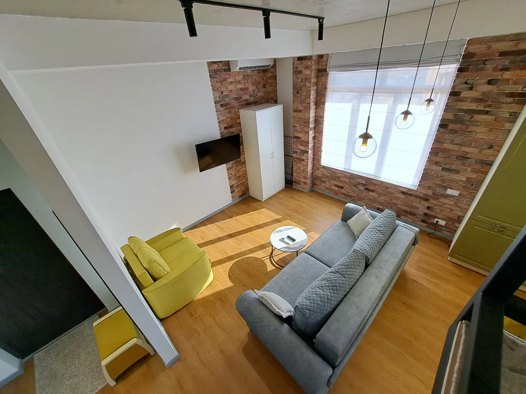 Квартира Квартира Просторная студия с новым ремонтом — Сириус