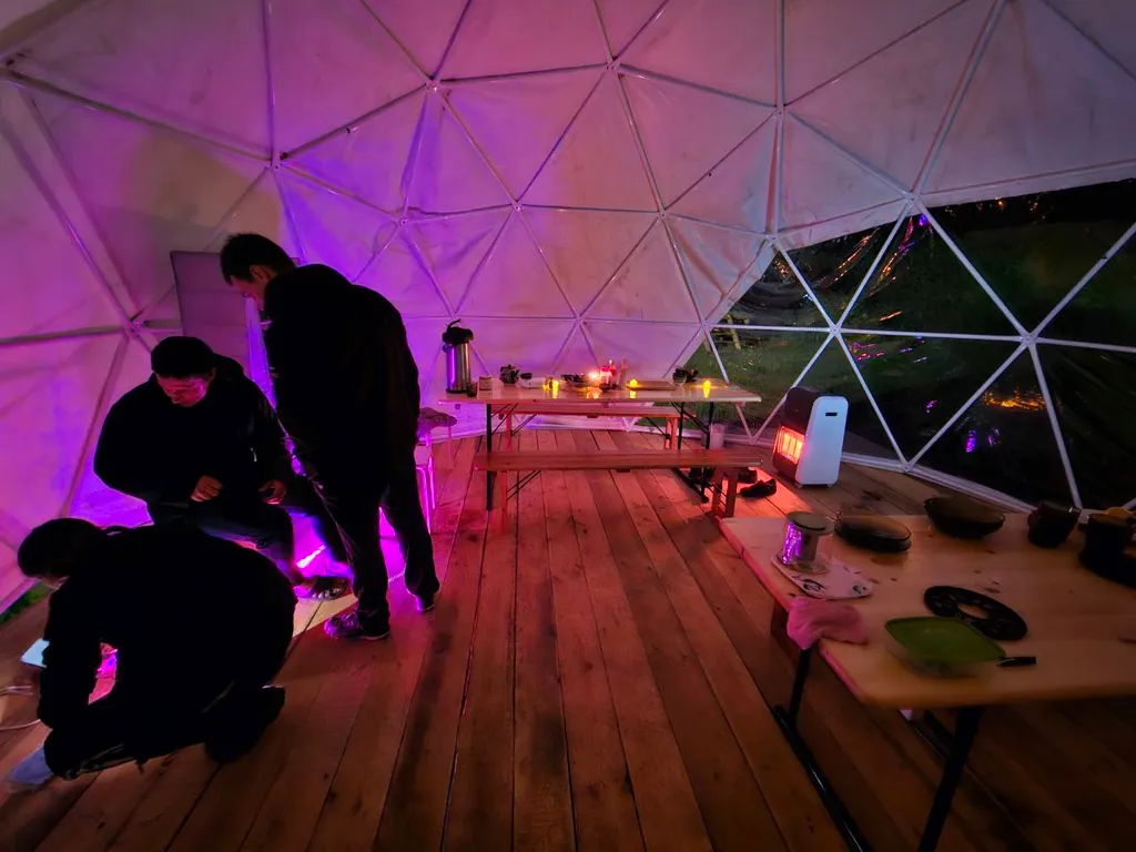 Уютный купол на острове Кунашир