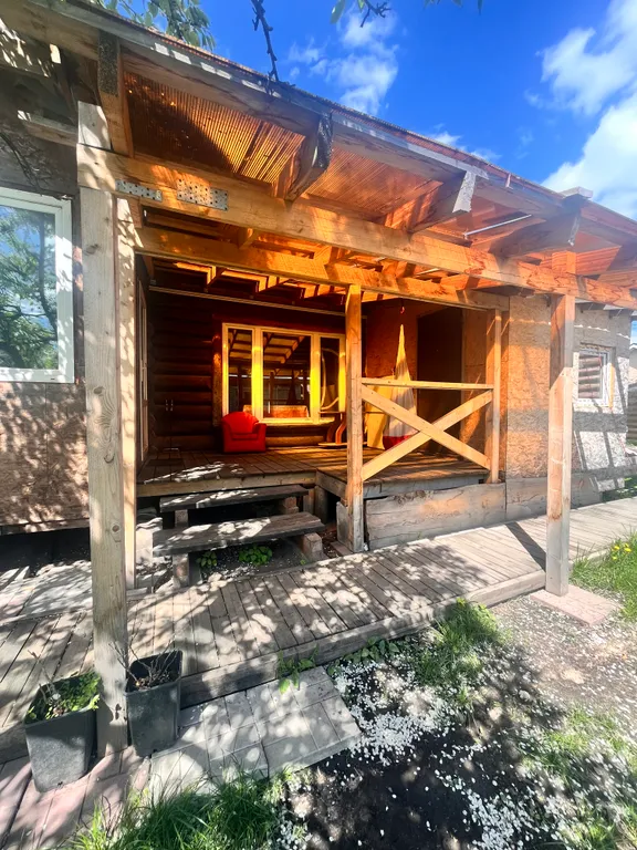 Дом рядом с карьерами