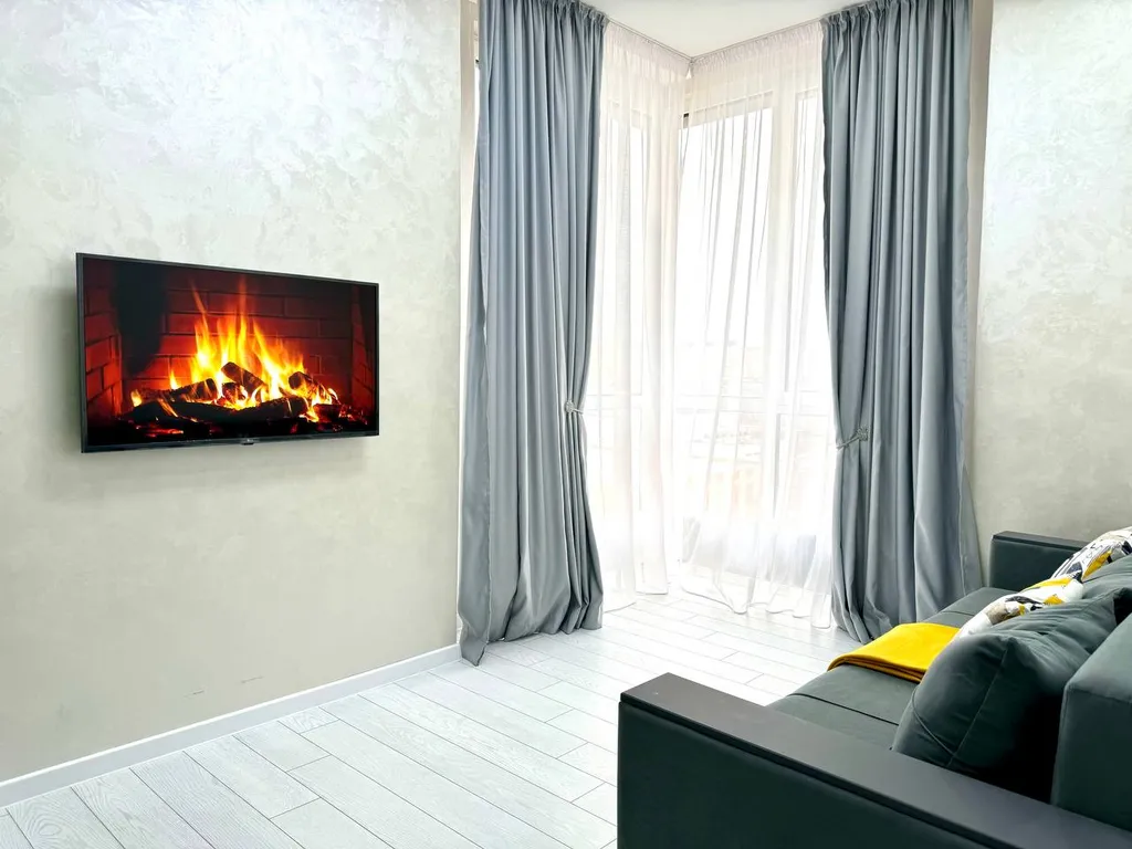 Красивые апартаменты с видом на горы