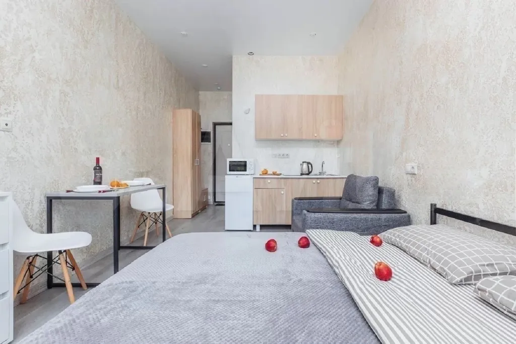 Студия с бассейном у моря