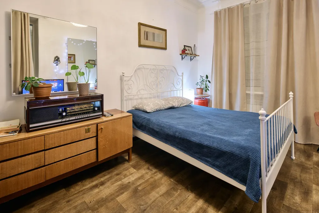 12-местный апартамент в ретро стиле с кинотеатром и Sony PS4