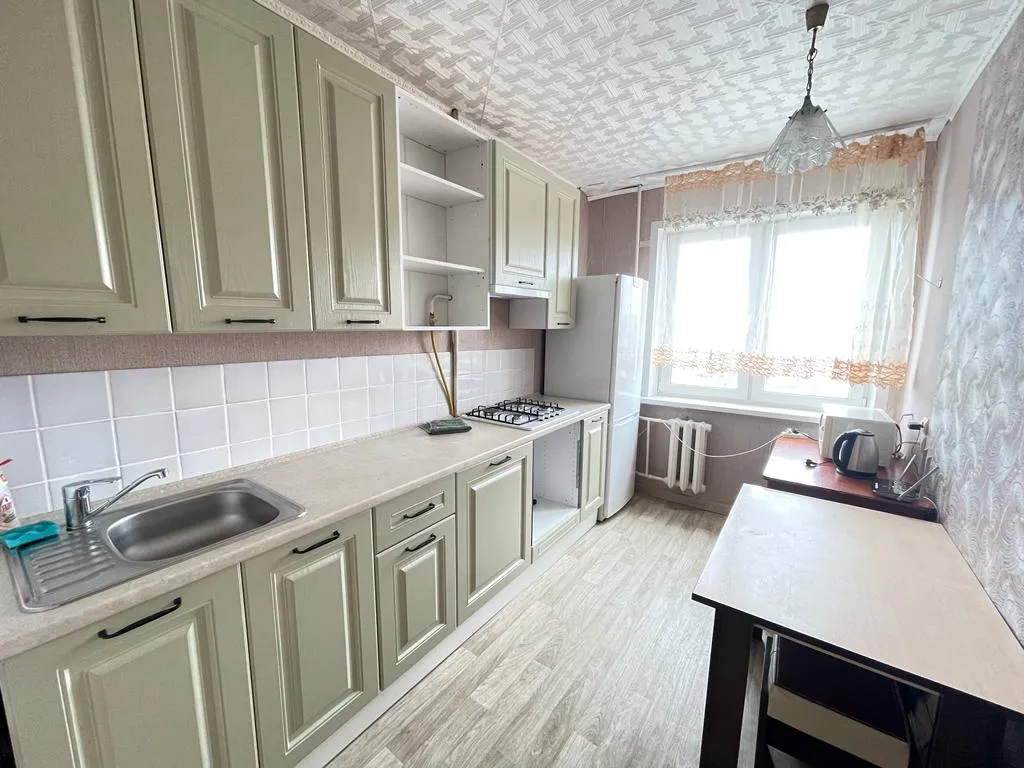 Трешка со стандартным ремонтом в центре