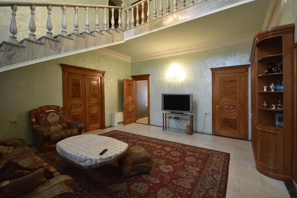 Шикарная вилла с 2-я бассейнами и джакузи