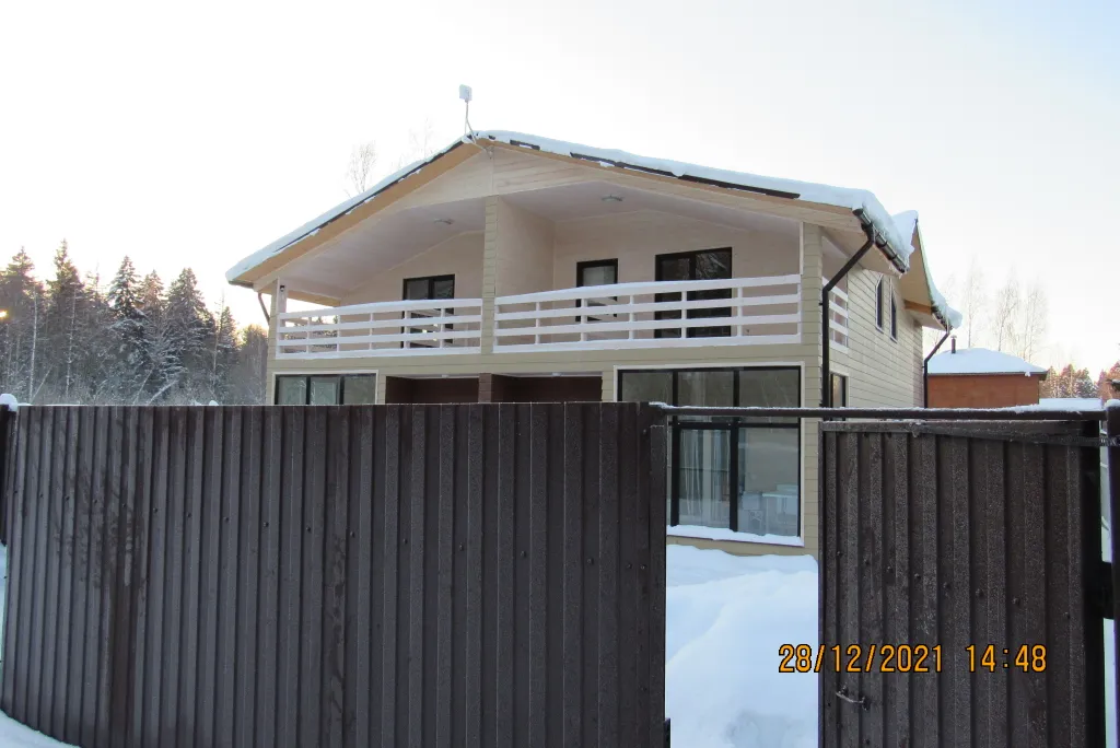 Дом и баня в окружении сказочного леса