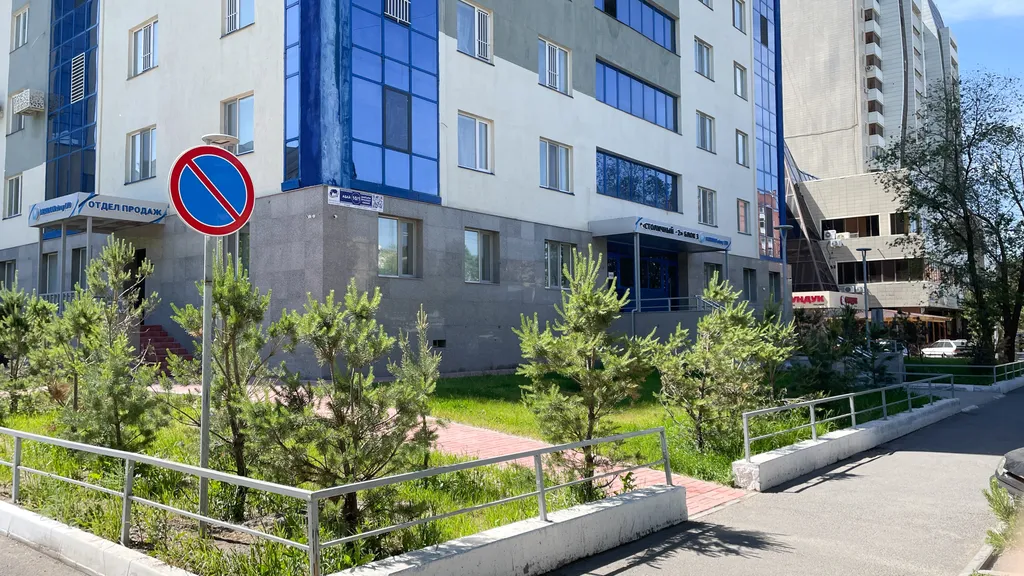 2-комнатная с видом на город возле набережной в старом центре Астаны