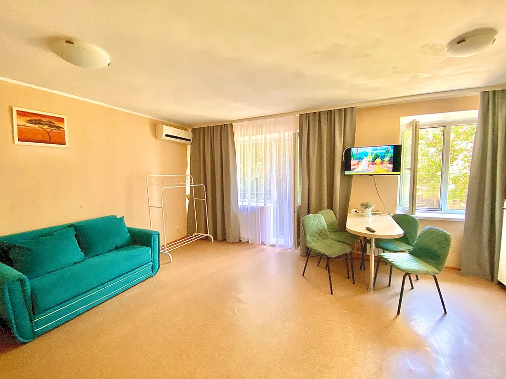 Студия на набережной с лифтом