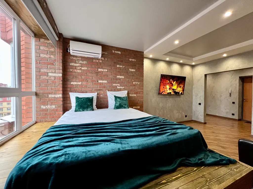 Дизайнерская квартира в прекрасным видом на город — аренда посуточно в Оренбург