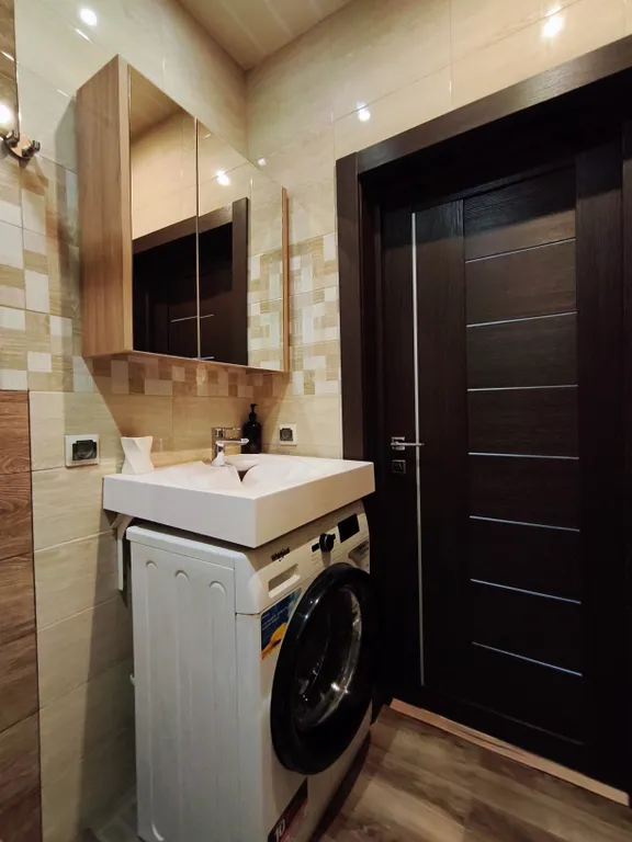 Стильная студия с балконом и  панорамным видом на горы