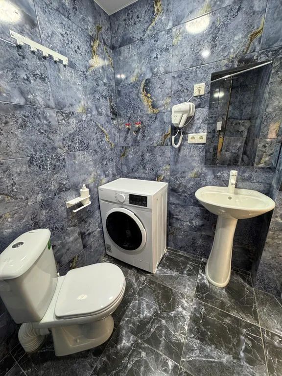 Уютная комната с балконом