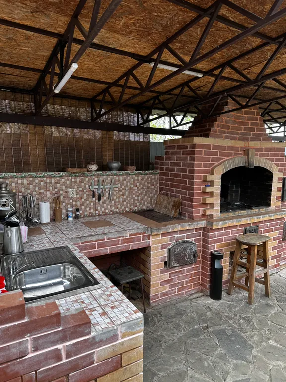 Коттедж Дом на берегу пруда — Бор