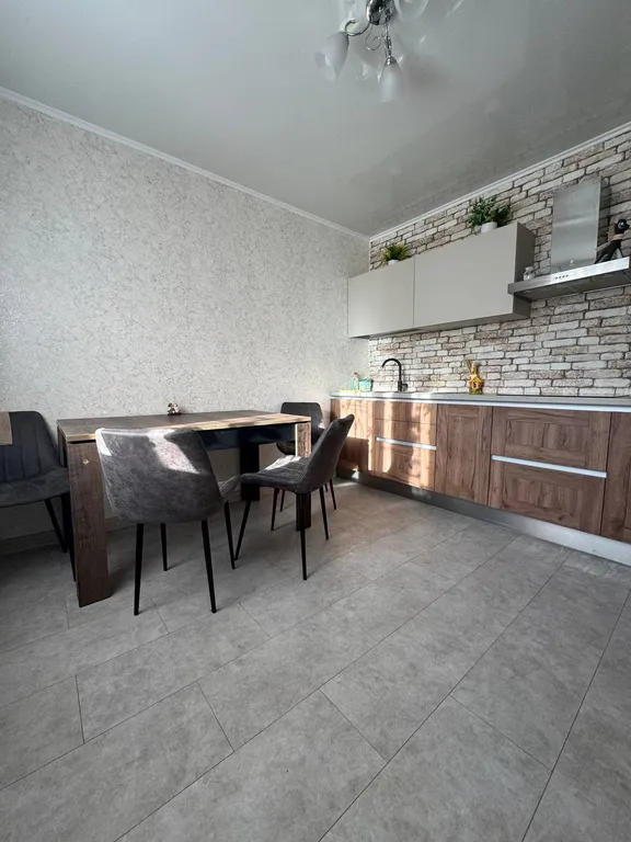 Уютная квартира, возле аквапарка и детской больницей на Гаранькина