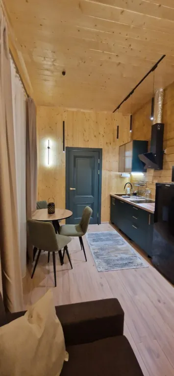 Дом Бархат с горячей купелью и панорамным видом на лесной склон