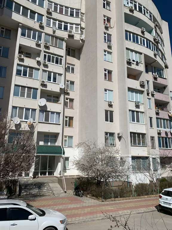 Уютная 4-х комнатная квартира в центре Евпатории с видом на море