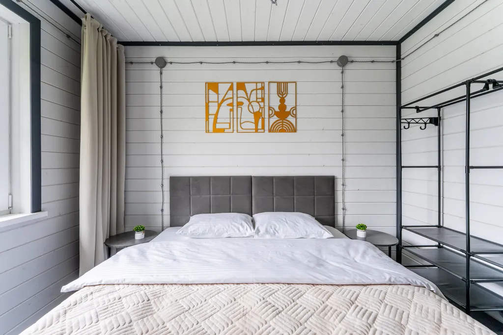 Дом с видом на реку и лес