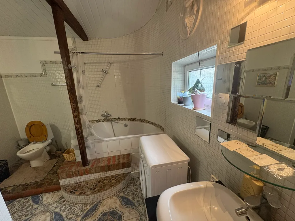 Дом с камином со столетней историей: город и море удобная развязка