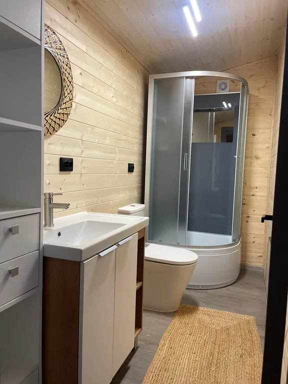 Коттедж Просторный двухэтажный коттедж — Архыз