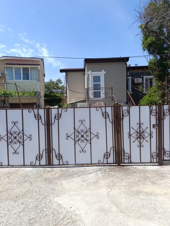 Коттедж Дом - коттедж люкс с отдельным двориком у пляжа и набережной — Евпатория