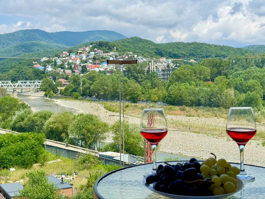 Квартира Квартира Комфорт с видом на горы и балконом — Лазаревское