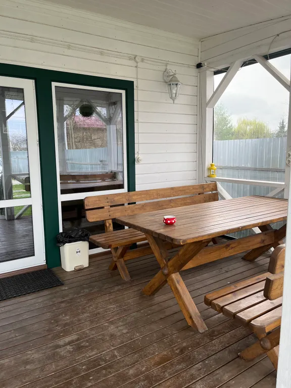 Уютный дом с беседкой в черте города