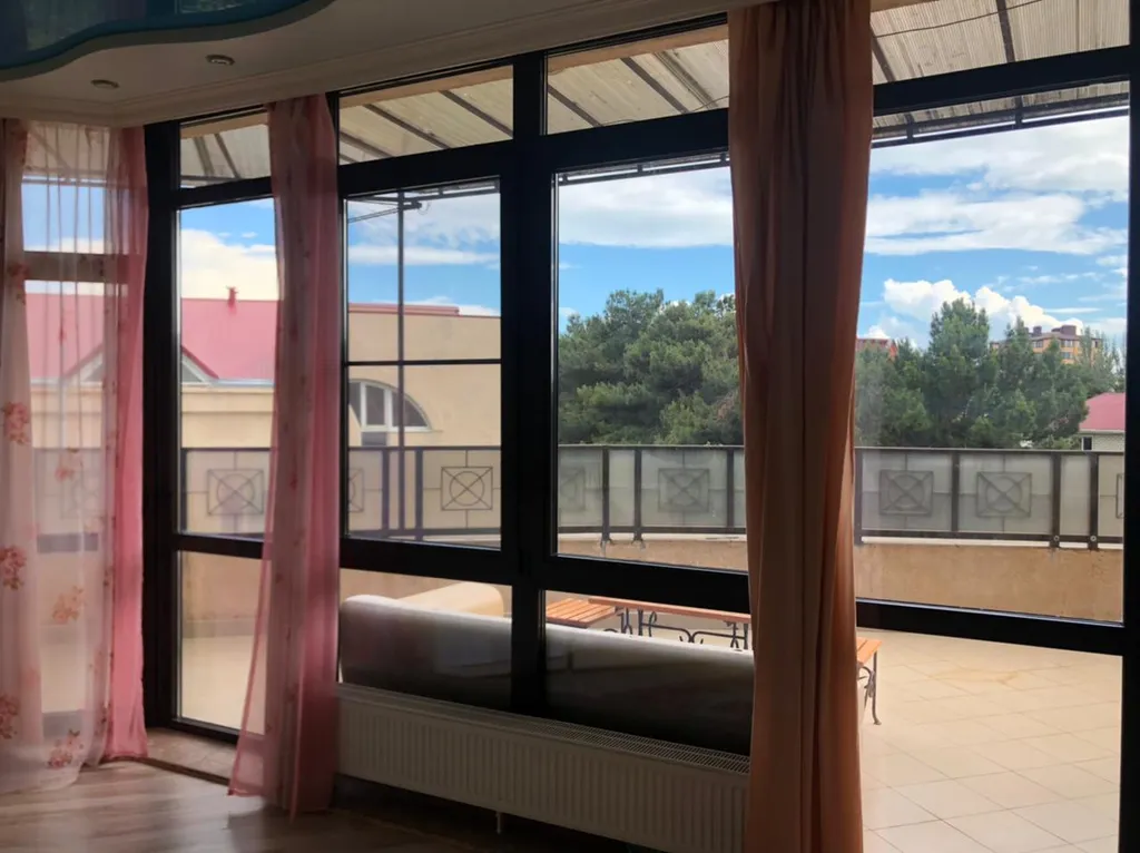 Квартира Шикарная квартира с огромной террасой в центре города — Анапа