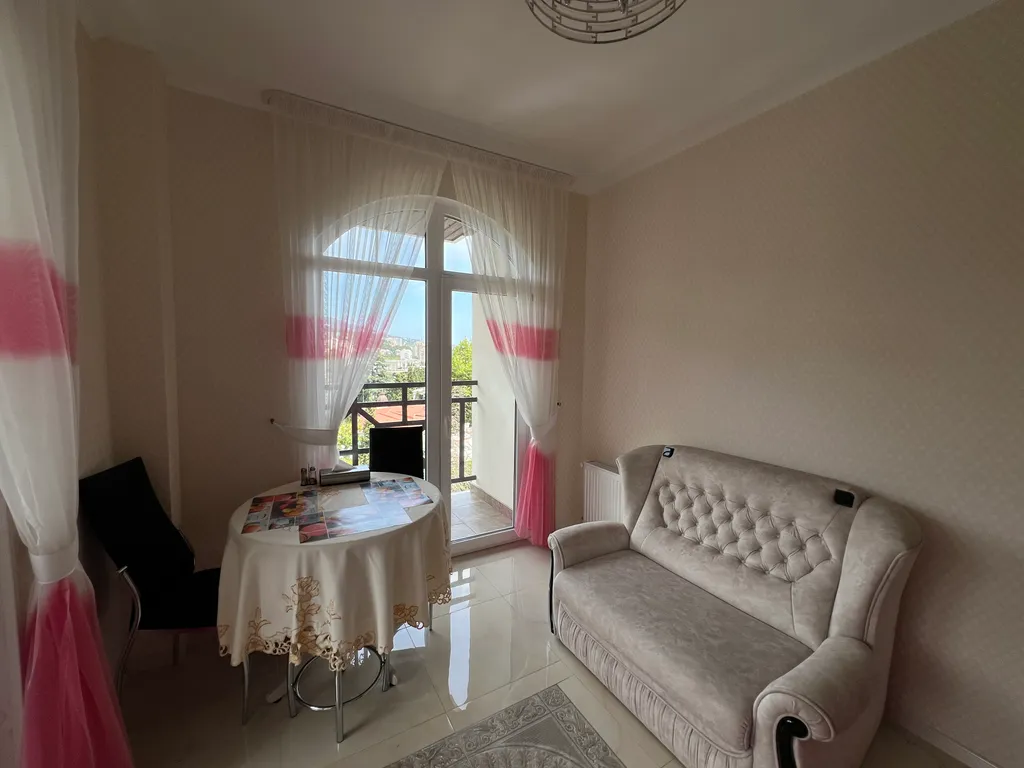 Шикарная квартира в центре города с видом на море