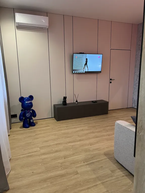 Люксовая 2-комнатная квартира с дизайнерским ремонтом