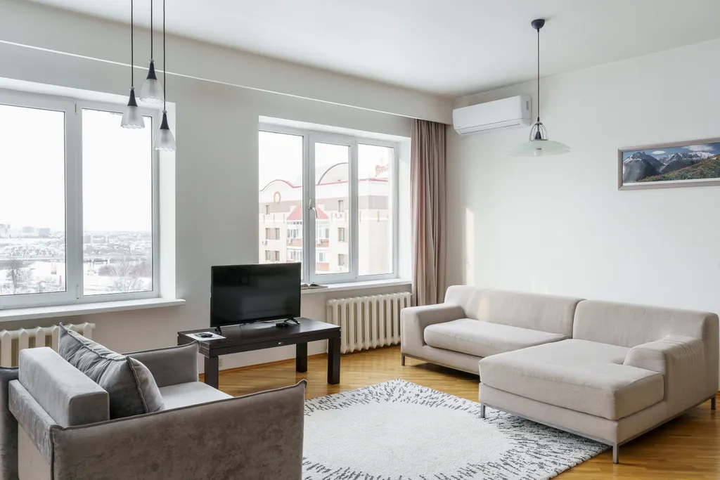 Просторная квартира в центре города с видом на реку