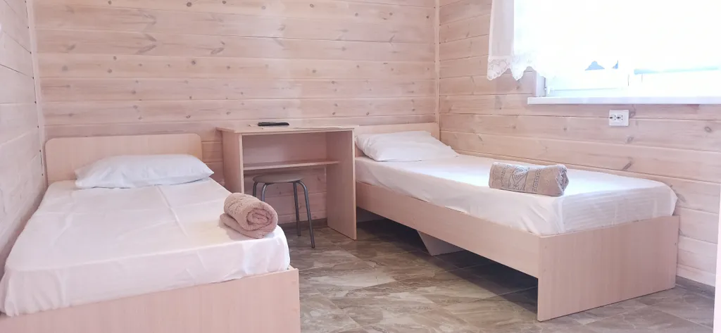 Домики обиты сибирским кедром, 3 минуты до моря