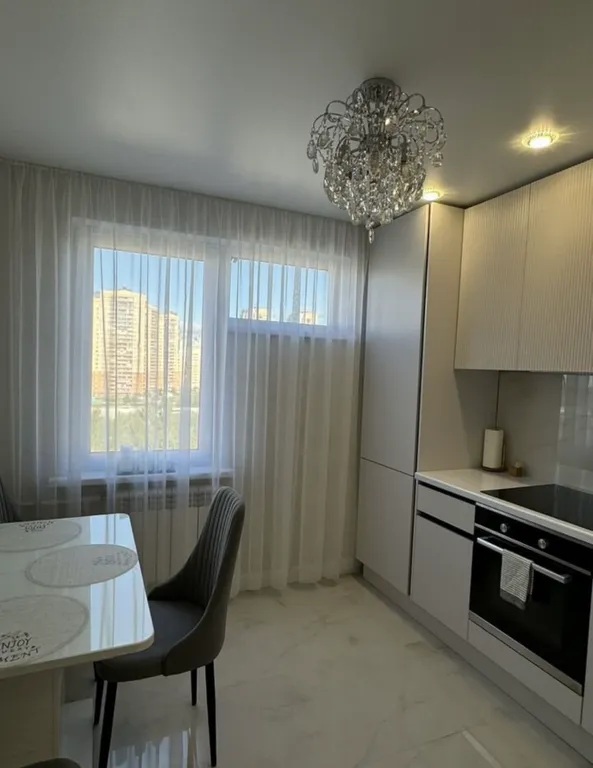 Большая, светлая трёхкомнатная квартира