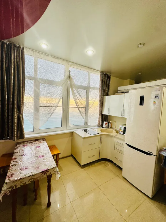 Солнечная квартира с видом на море — аренда посуточно в Сочи