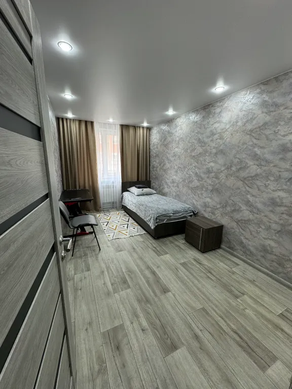 3-х комнатная квартира в центре Айхала