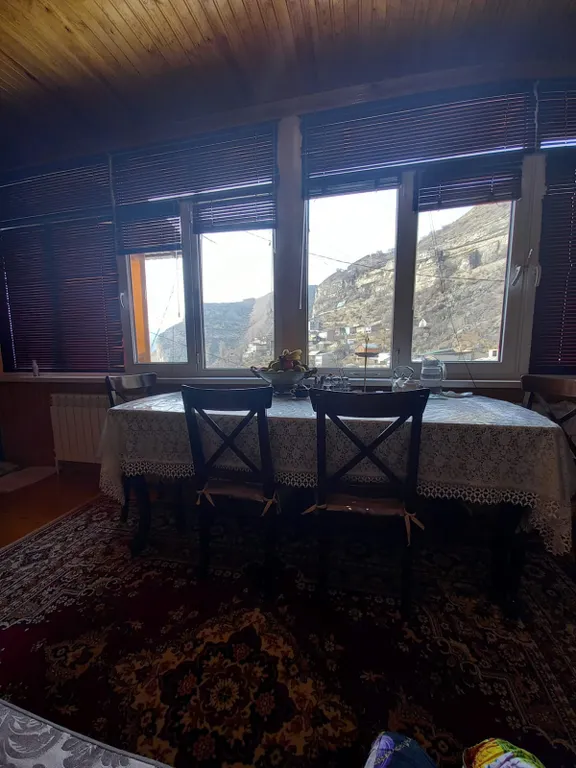 Уютный дом с видом на горы, место шикарное вам понравится