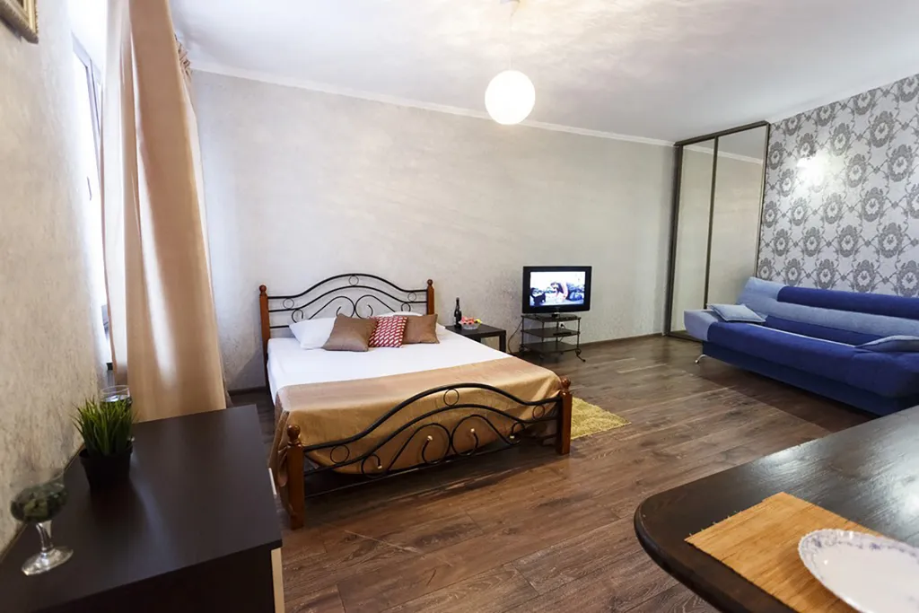 Квартира Студия с евроремонтом в центре — аренда посуточно в Оренбург