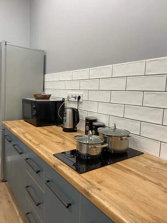 Современная красивая и яркая квартира