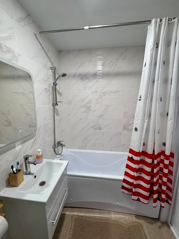 Квартира с позитивной энергетикой и кинотеатром рядом с Кипарисами