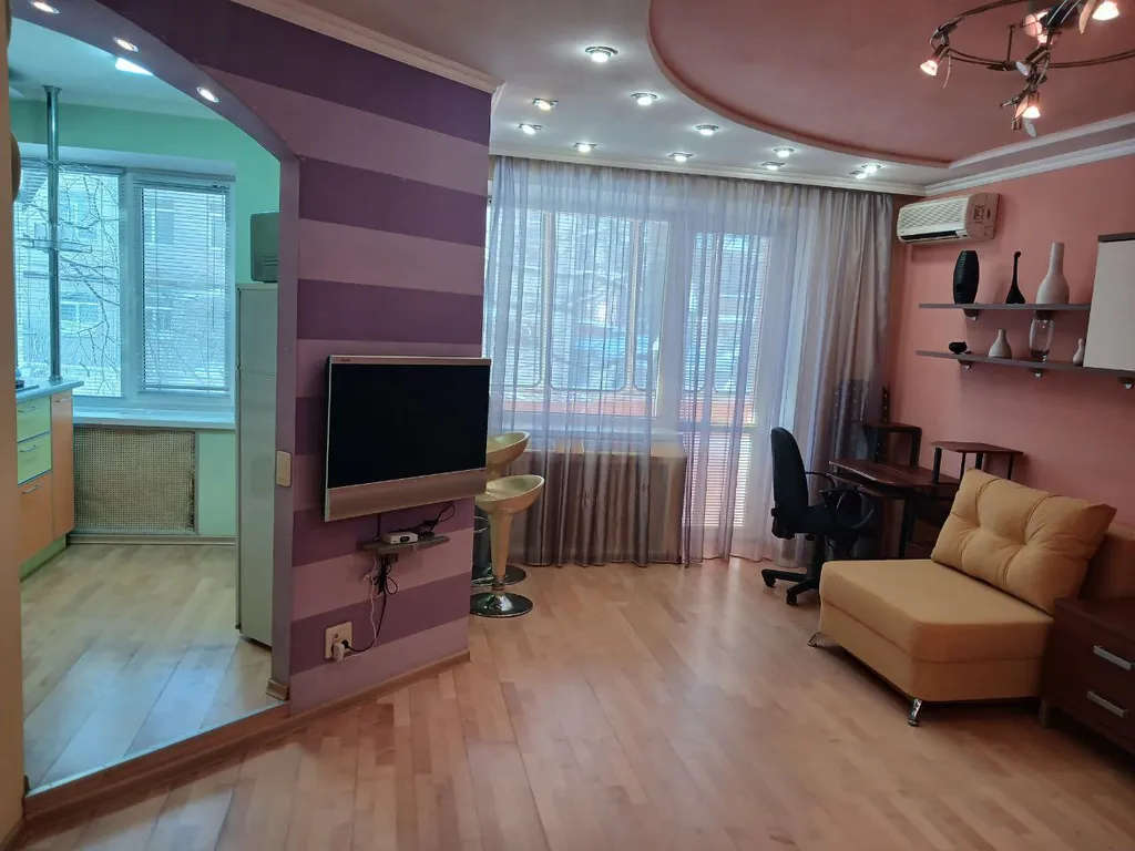 Яркая студия Aday Aparts в центре Курска