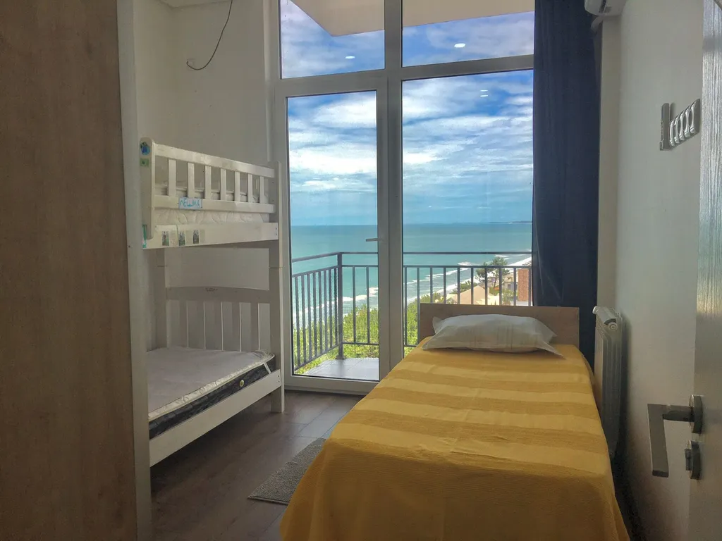 Великолепная квартира на берегу моря